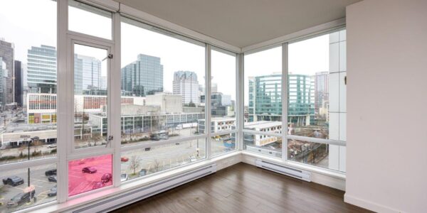2 bedroom, 2 bathroom + Solarium with Vancouver Views