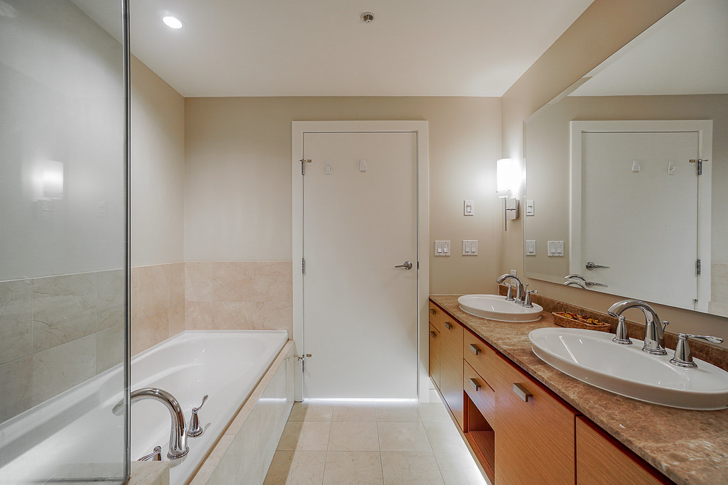 bedroom bath rental condo in Stanley Park ()