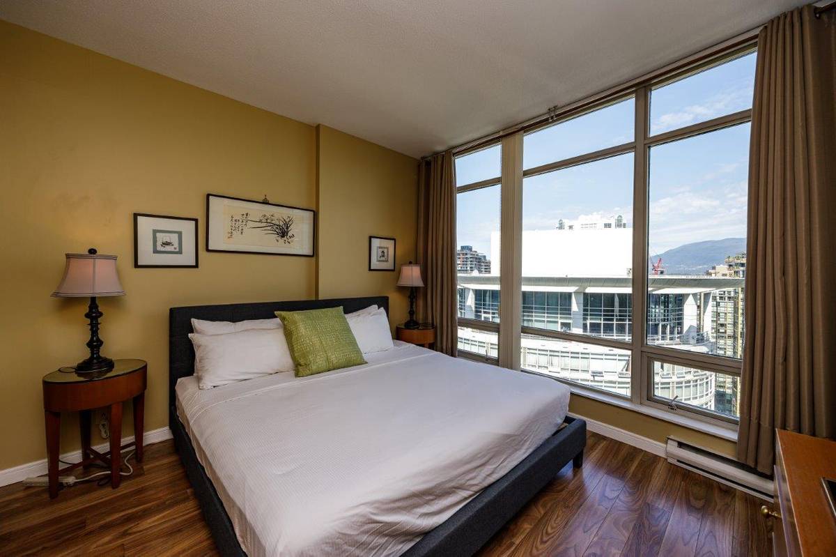 bedroom bath condo for rent downtown ()
