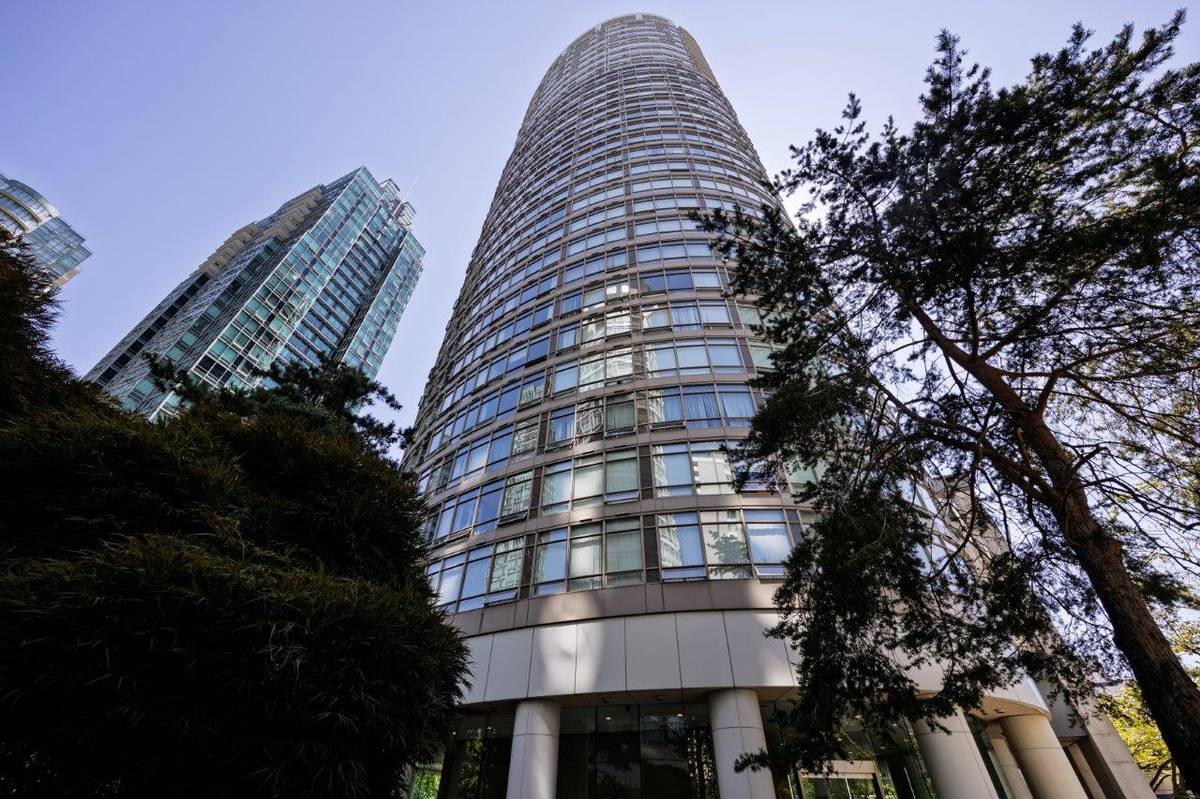bedroom bath condo for rent downtown ()