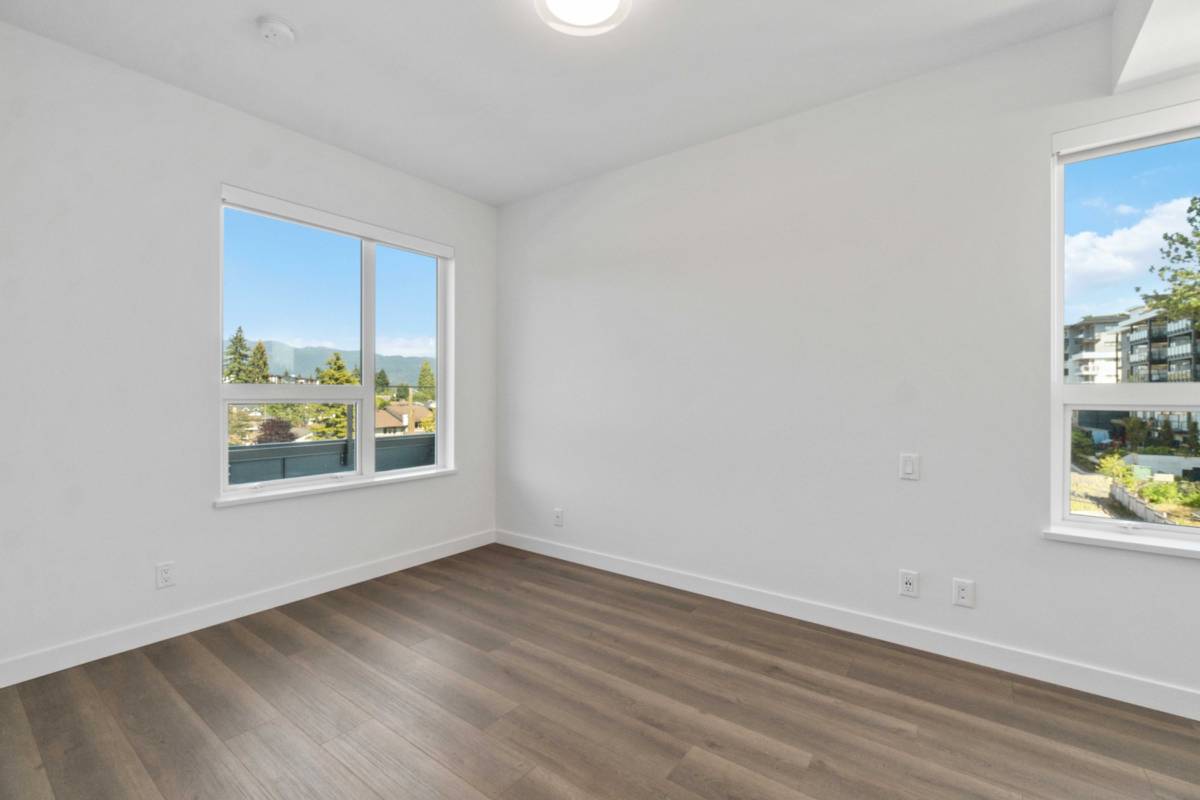 Large Bed Bath condo for rent in Burquitlam ()