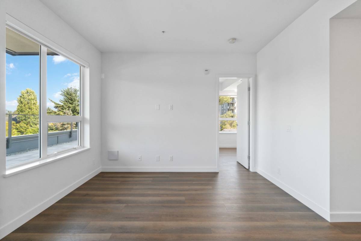 Large Bed Bath condo for rent in Burquitlam ()