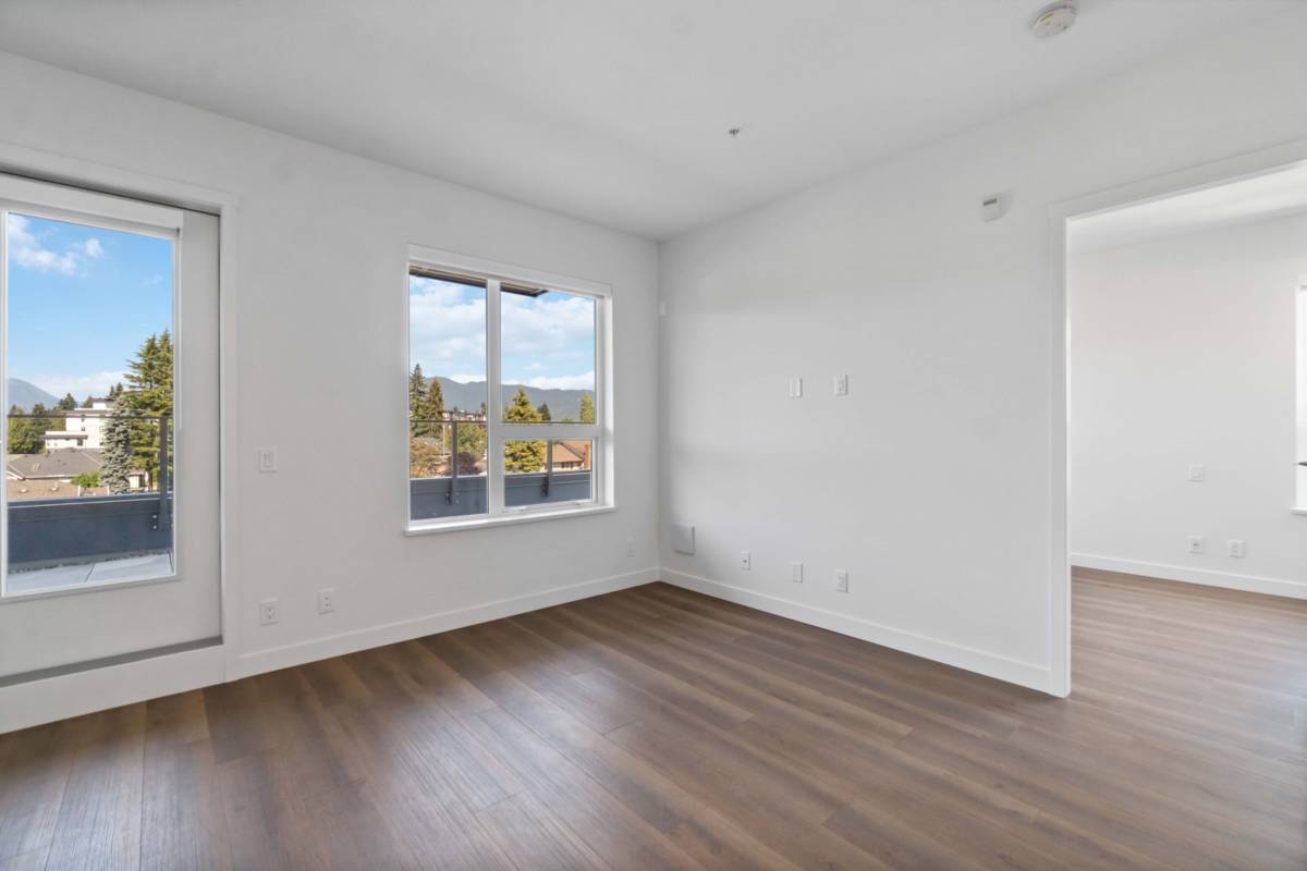 Large Bed Bath condo for rent in Burquitlam ()