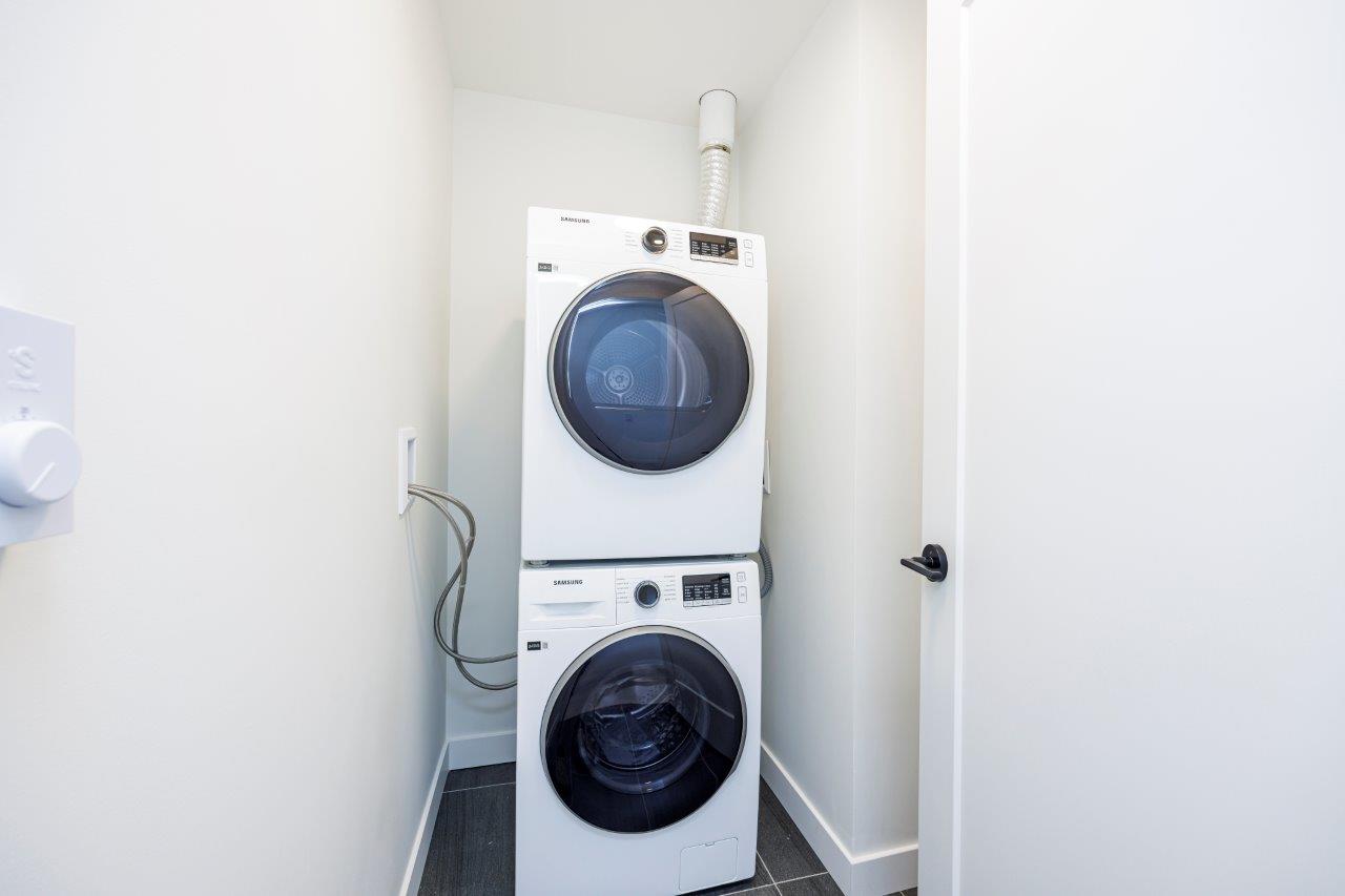 bedroom bathroom condo for rent in Port Moody ()