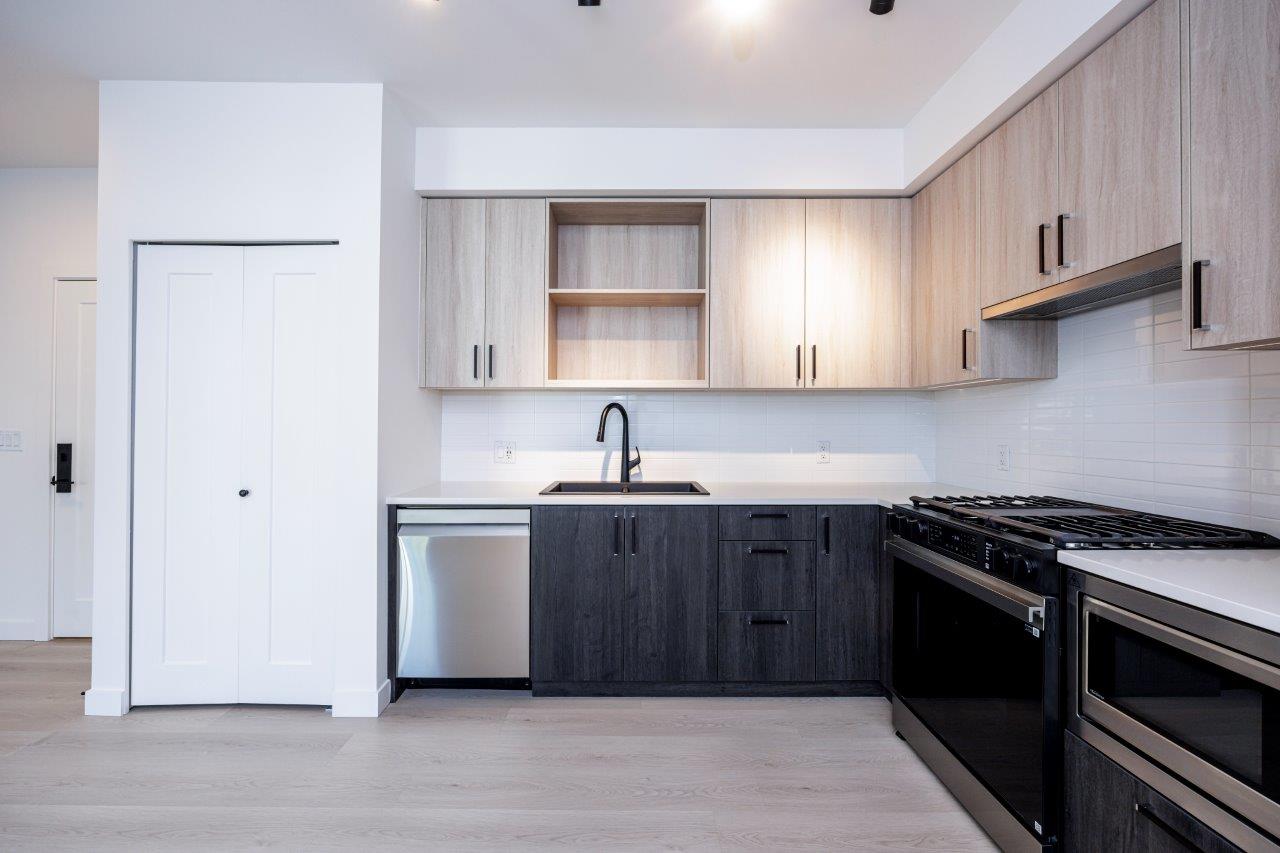 bedroom bathroom condo for rent in Port Moody ()