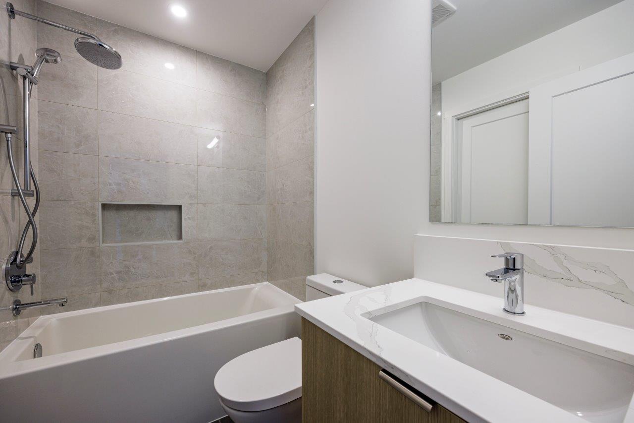 bathroom of coal harbour condo rented