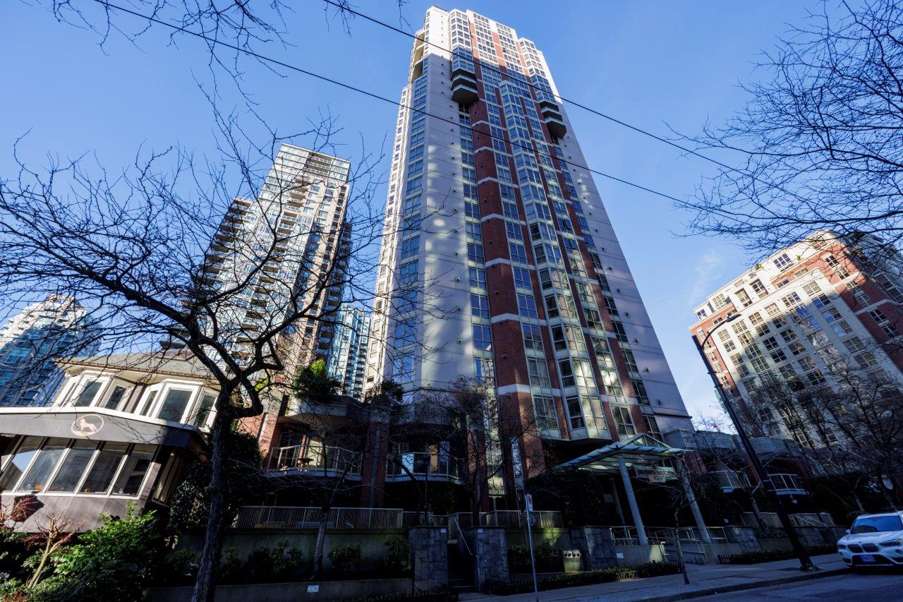 bed bath condo rental in Vancouver BC ()