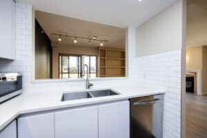 bed bath condo rental in Vancouver BC ()