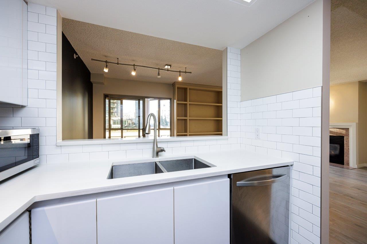 bed bath condo rental in Vancouver BC ()