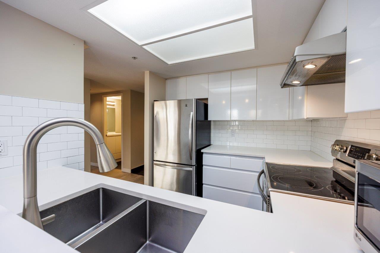 bed bath condo rental in Vancouver BC ()