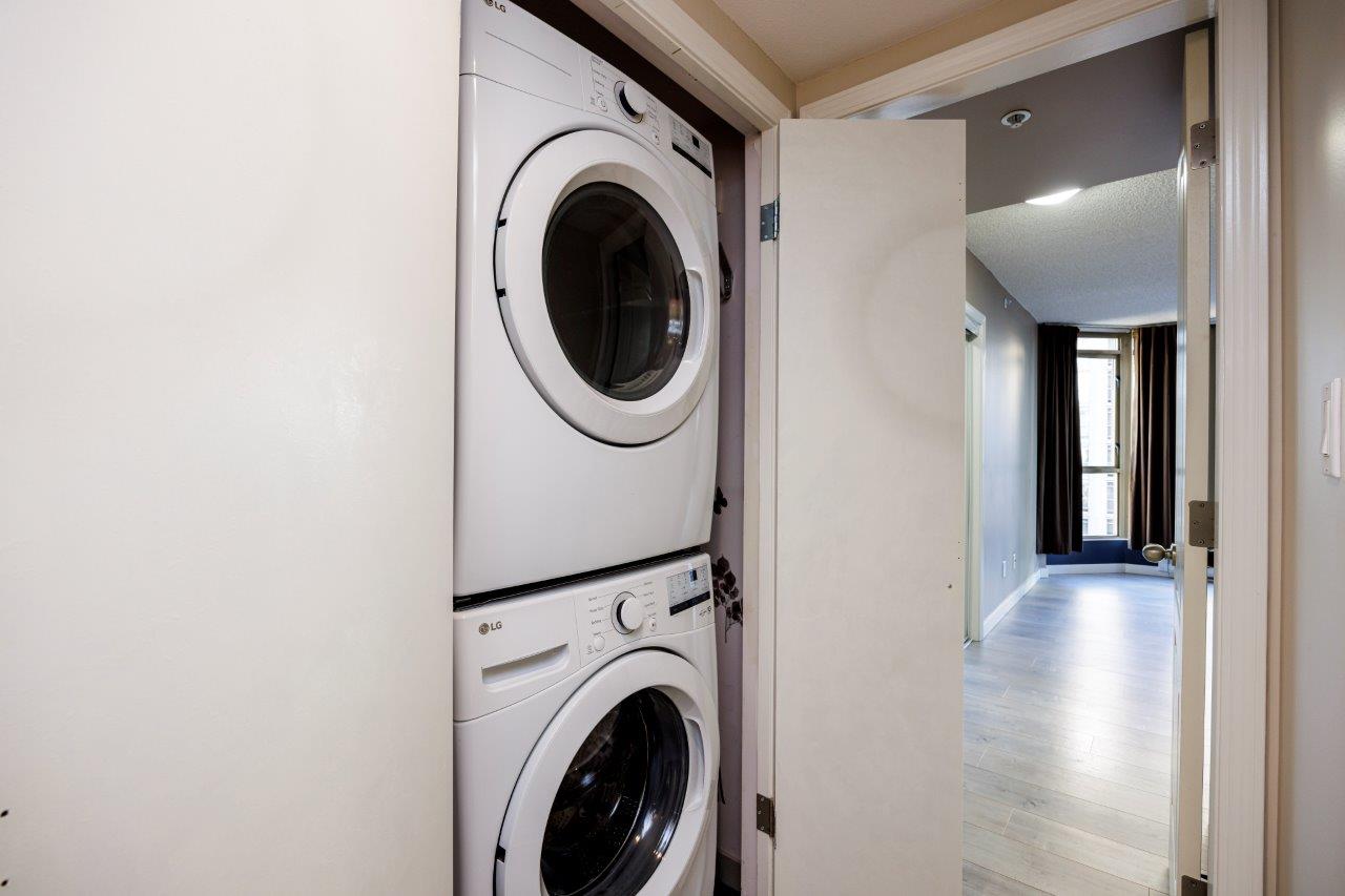 bed bath condo rental in Vancouver BC ()