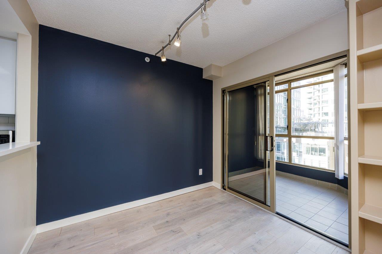 bed bath condo rental in Vancouver BC ()