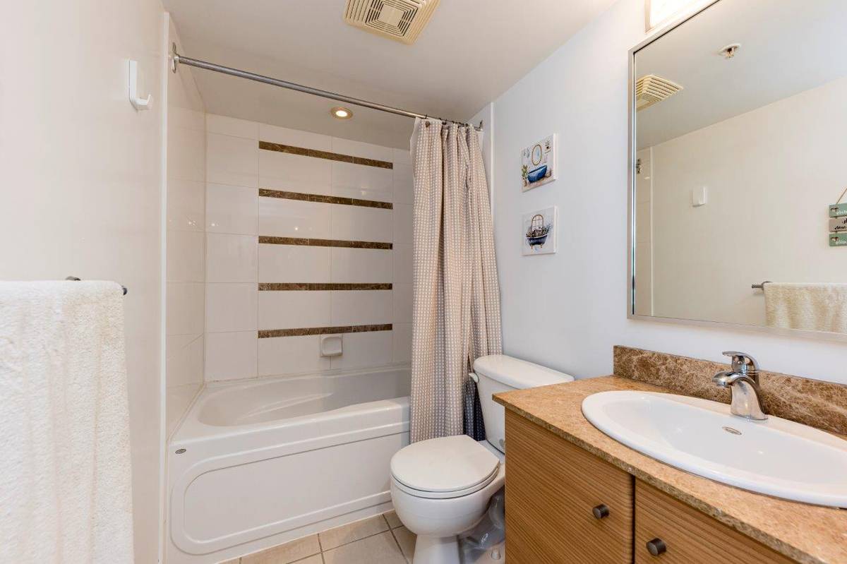 bed bath w patio in the Heart of Yaletown for rent ()