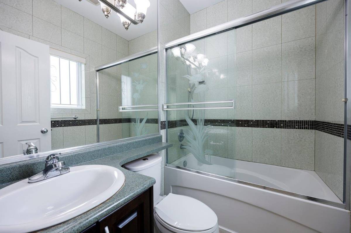 Renfrew Collingwood house for rent ()
