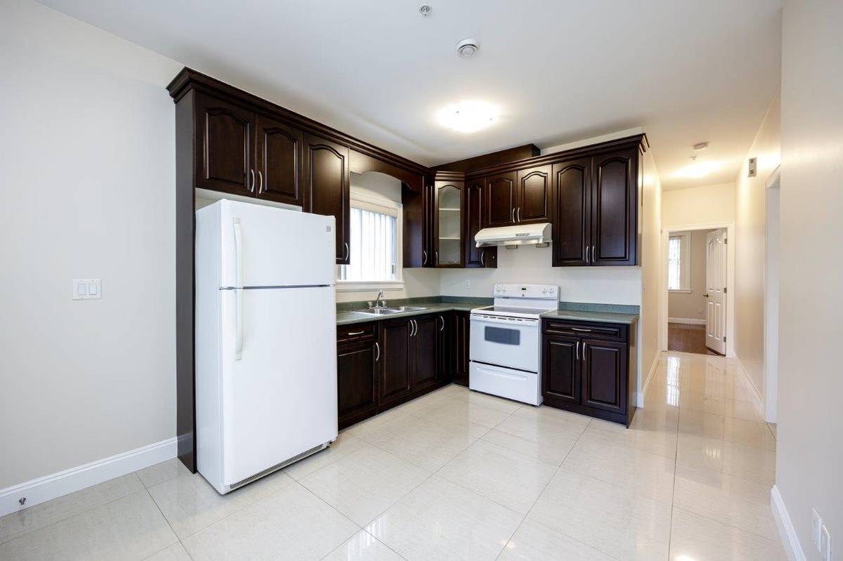 Renfrew Collingwood house for rent ()