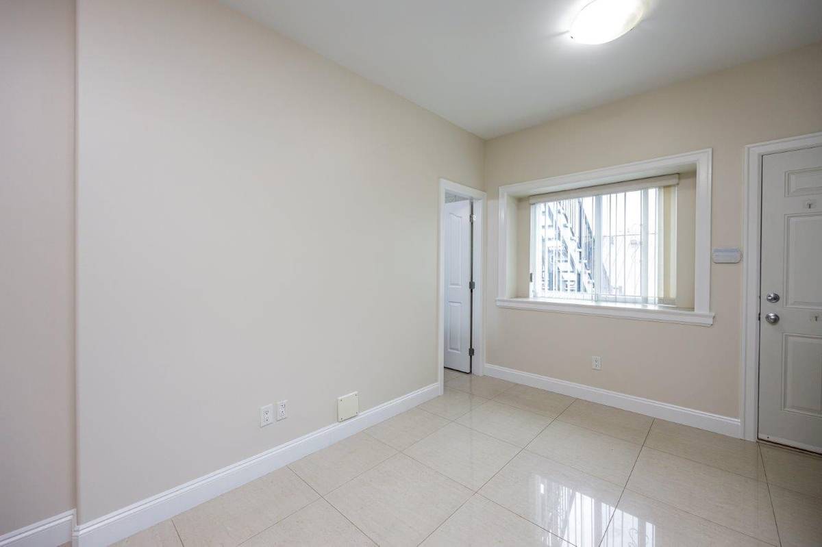Renfrew Collingwood house for rent ()