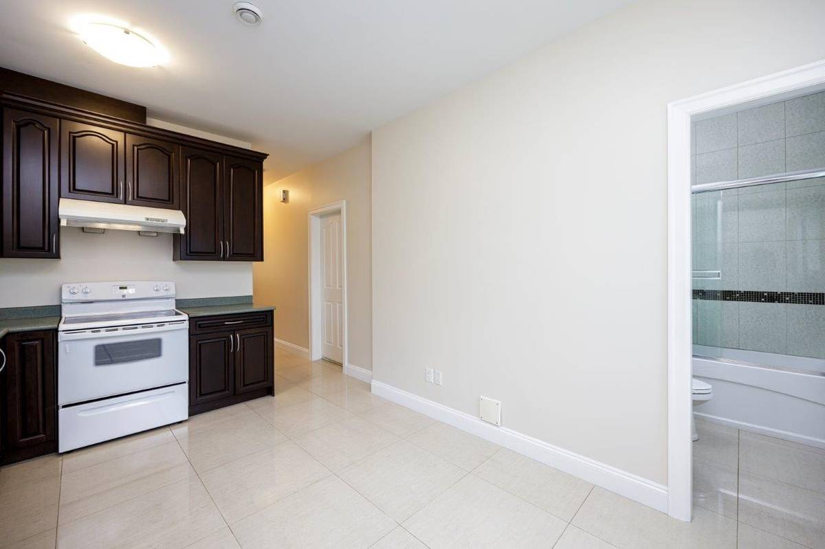 Renfrew Collingwood house for rent ()
