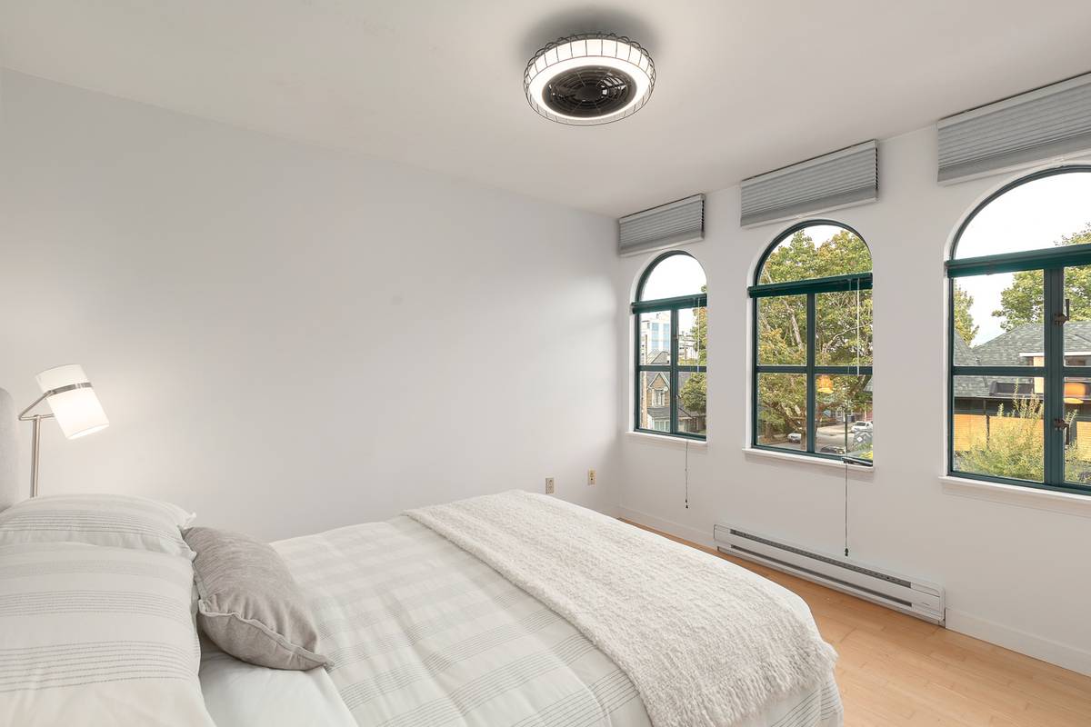 bedroom condo East Pender Vancouver BC for rent ()