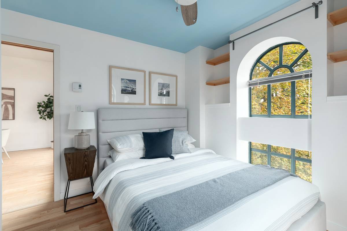 bedroom condo East Pender Vancouver BC for rent ()
